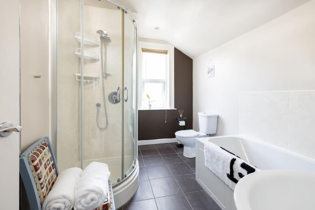 Pure B - Welcoming Bath City 3 Bed House Free Parking & Wifi Exterior foto
